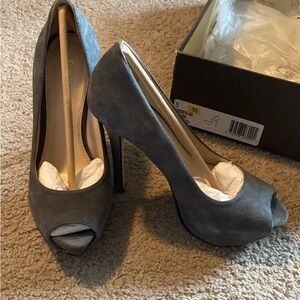 Women’s Elegant Grey Peep-Toe Heels